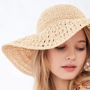 Kimchi Blue Sun Daze Straw Floppy Hat